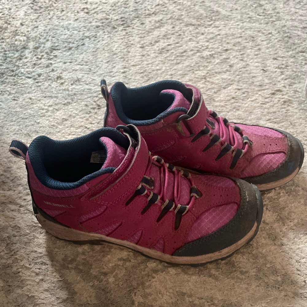 Merrell boots size 1 in great condition.